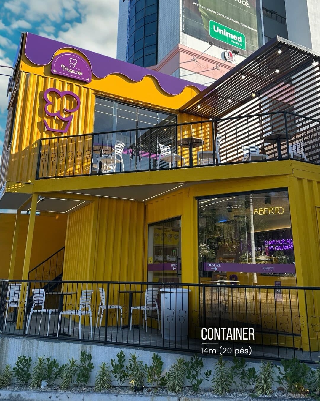 Loja Trevo Açaí em container